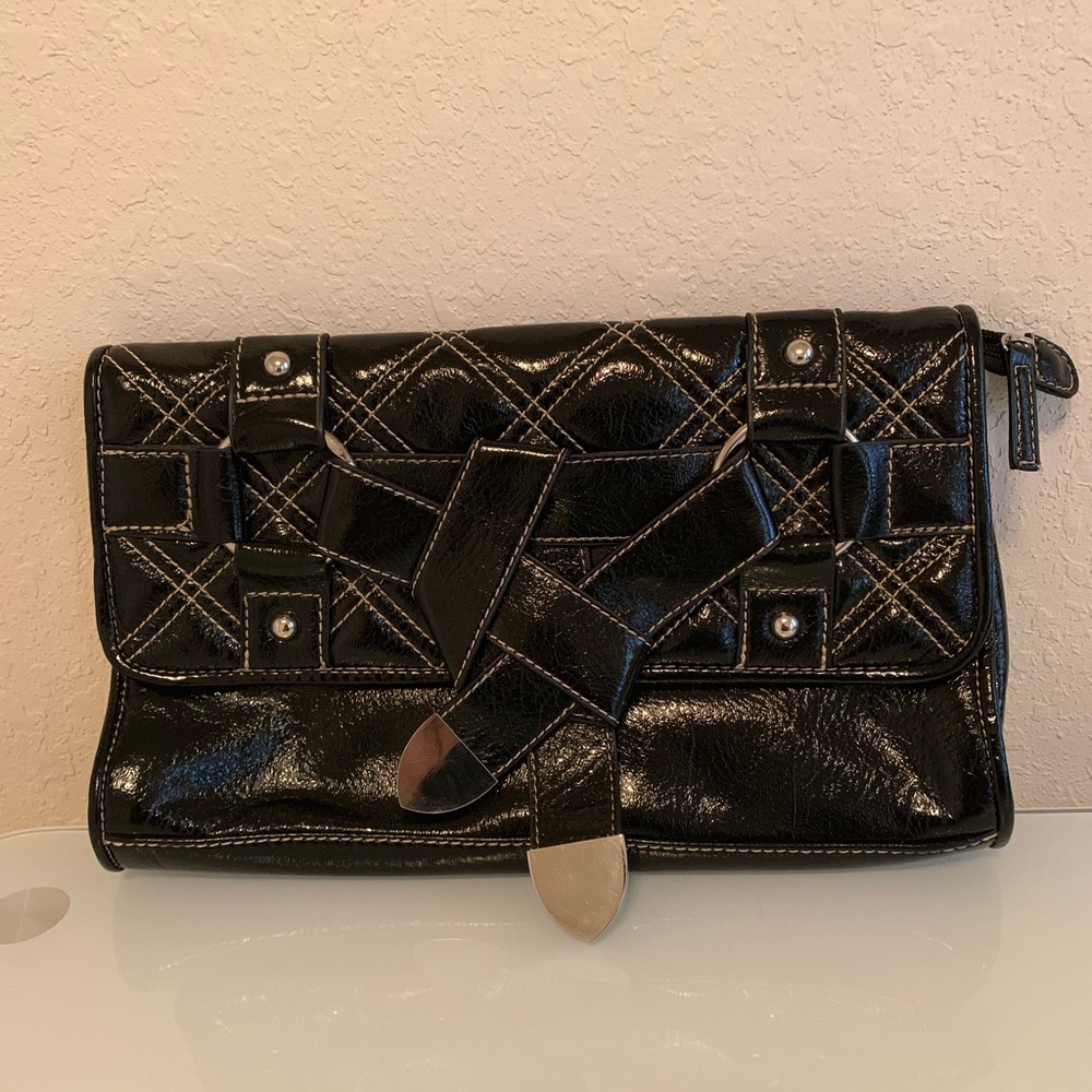 Chinese laundry clutch